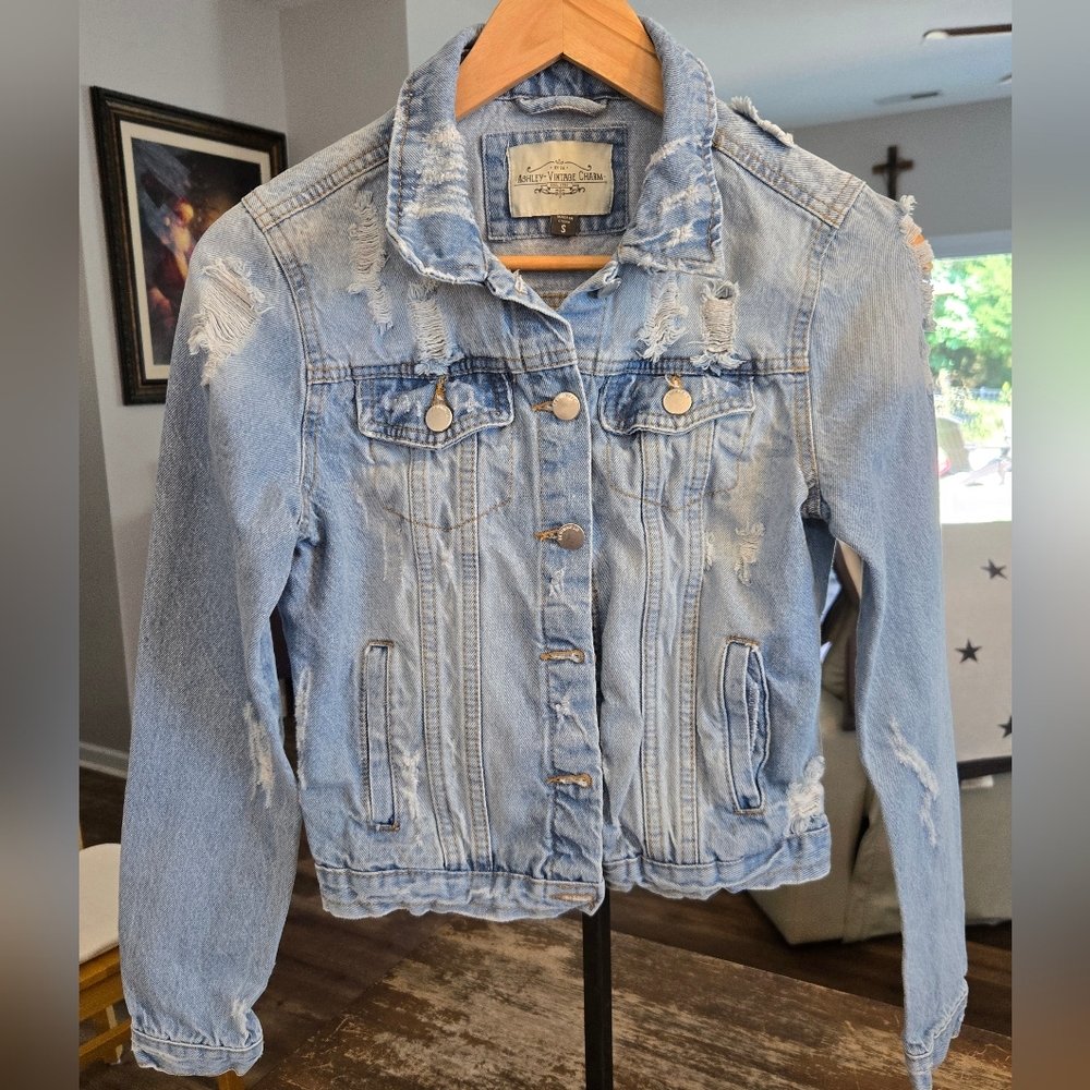 ASHLEY-VINTAGE CHARMM Light Blue Distressed Denim Jacket
